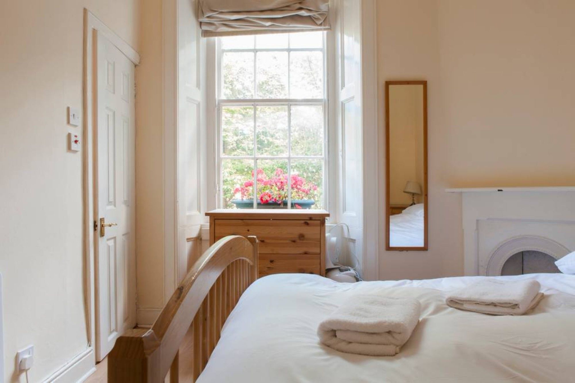 1 Bedroom Flat On St Stephen Street Apartment